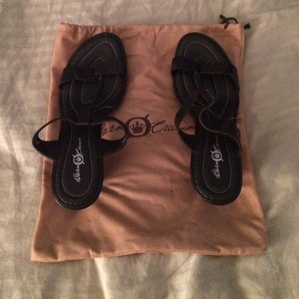 Born Crown Alcala T-Strap Leather Sandals